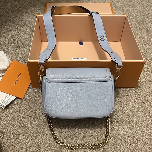 Louis Vuitton LockMe Tender Blue - Picture 5 of 13